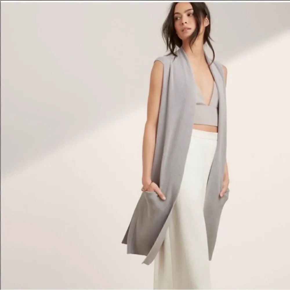Wilfred sleeveless cardigan vest size medium in marble gray